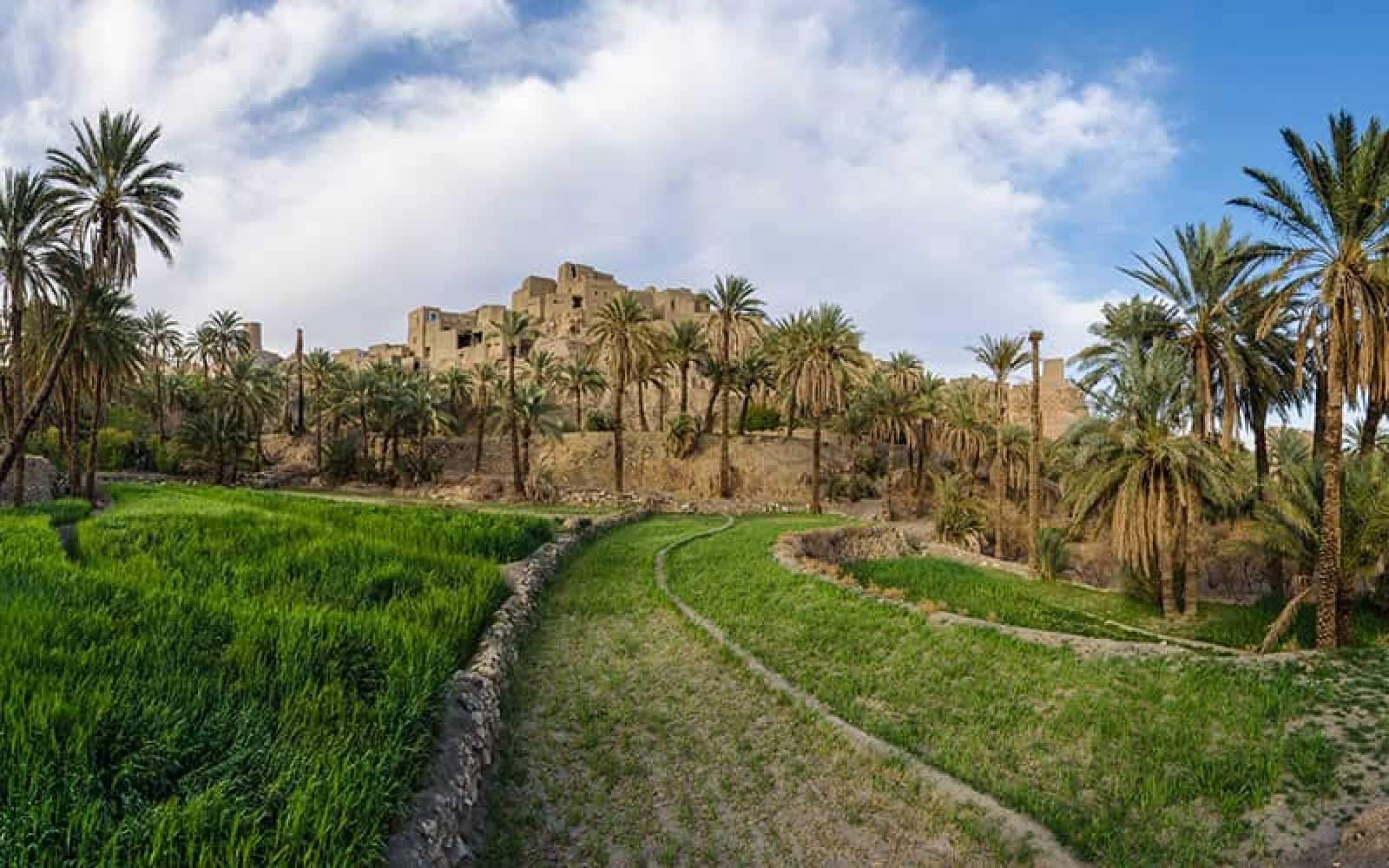 کویر نایبند در نزدیکی طبس