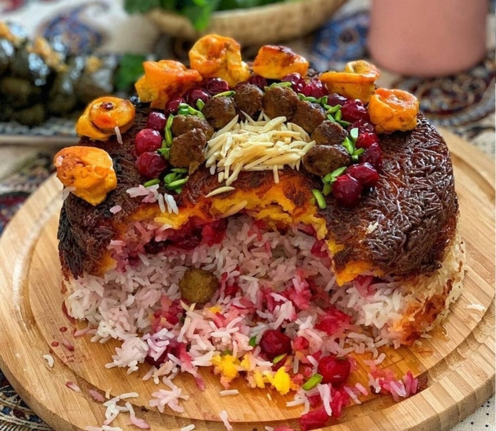 تزیین ته چین آلبالو