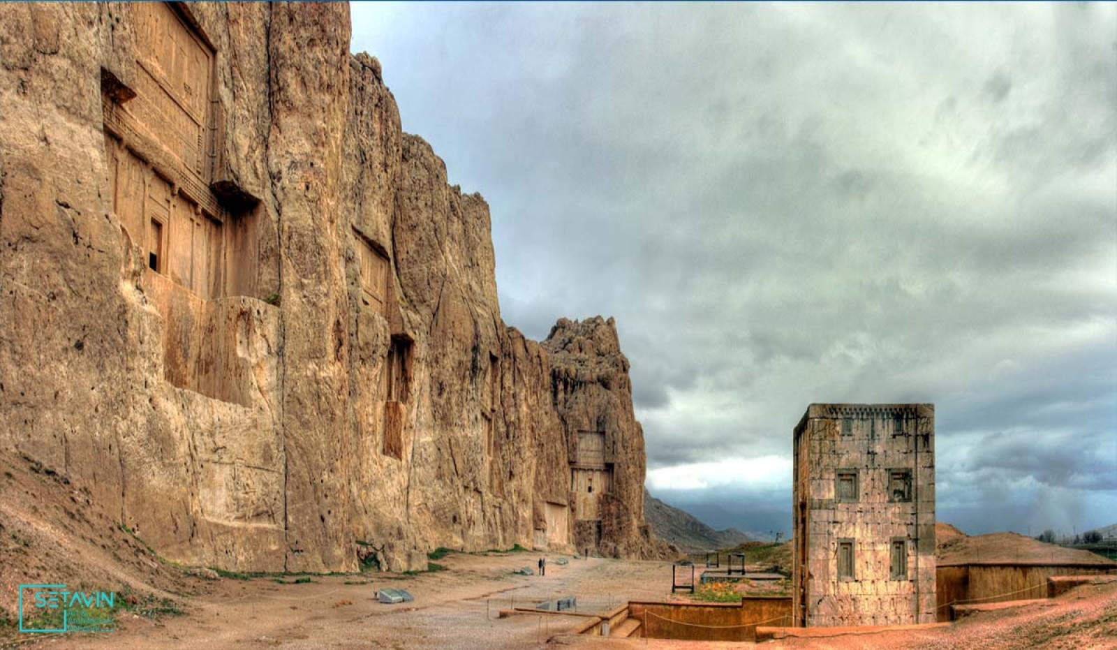 آرامگاه زرتشت