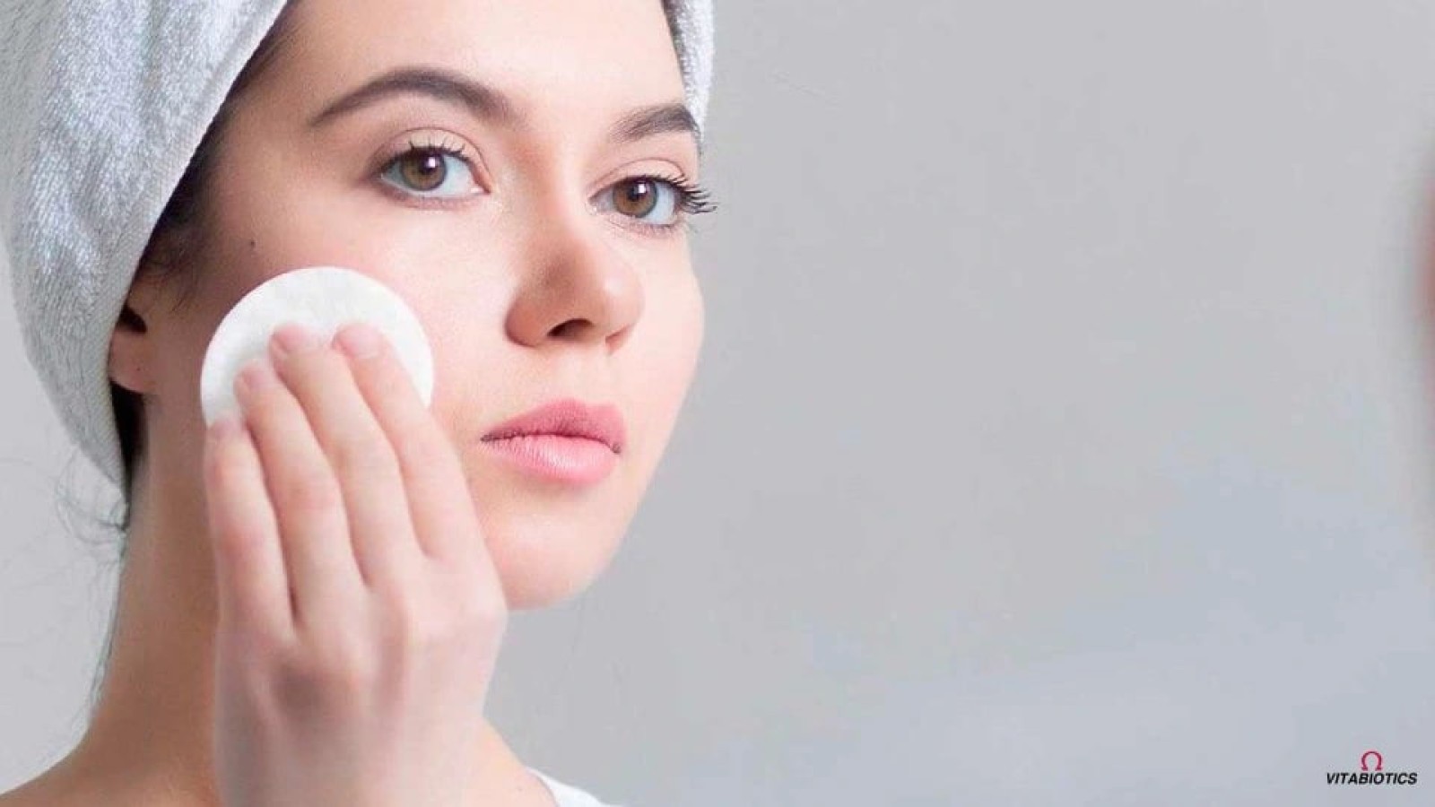 شستشو از مهم ترین اقدام ها برای سلامت پوست است.