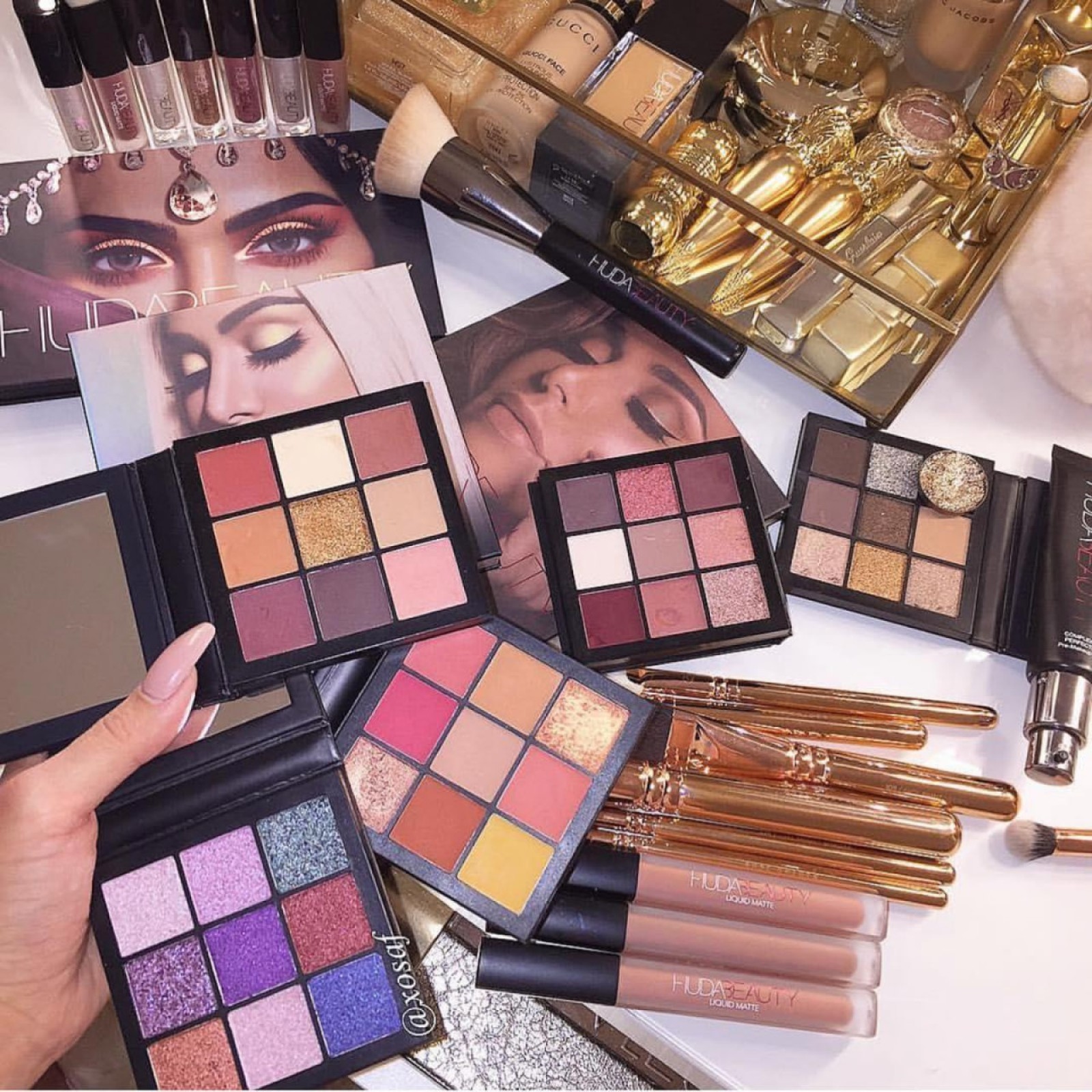 محصولات آرایشی Huda Beauty