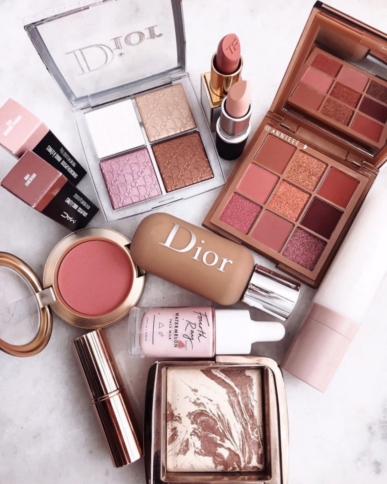 برند بسیار لوکس دیور ( dior )
