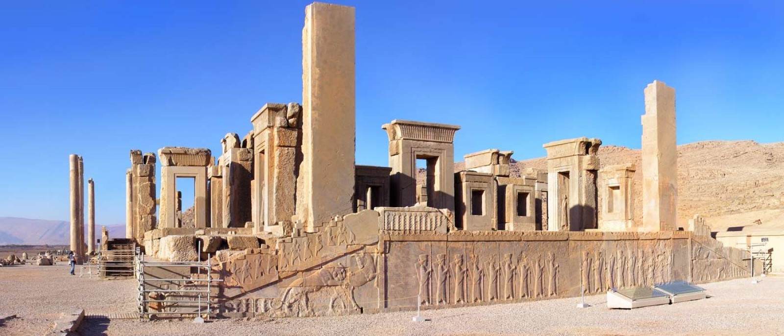 تاثیرات فرهنگی و هنری